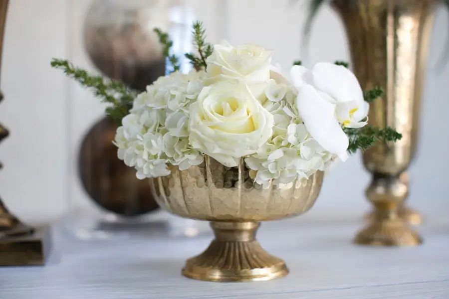 گلدانهای فلزی: انتخابی لوکس برای سبک مدرن و کلاسیک