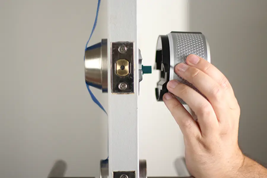 مراحل نصب دستگیره هوشمند