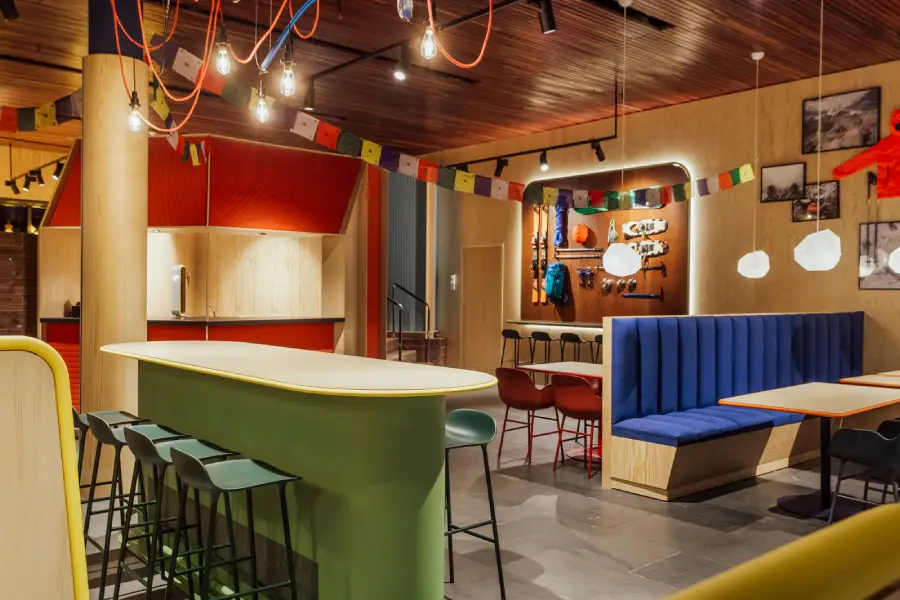 تجهیزات و مبلمان ضروری در دکوراسیون داخلی فست فود