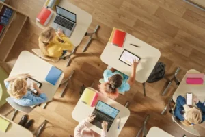 طراحی داخلی و بازسازی آموزشگاه زبان از استانداردها تا اجرا